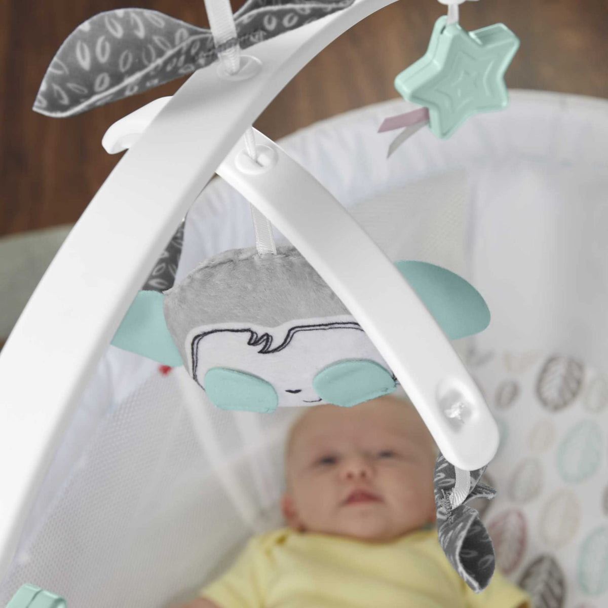 Soothing Motion Baby Bassinet with Light Projection
